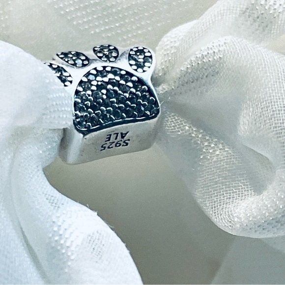 🐾 NWOT Paw Print Charm ✨ - Picture 5 of 10